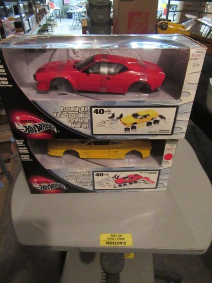 HOT WHEELS ASSEMBLY KITS, FERRARI TESTAROSSA, AND DE TOMASO PANTERA