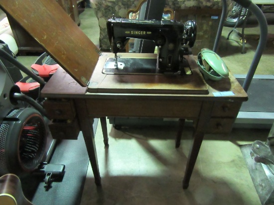 SINGER SEWING MACHINE WITH ACCESSORIES
