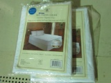 2 TWIN MATTRESS COVERS