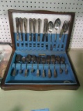 WM ROGERS AND SONS SILVERWARE IN CASE