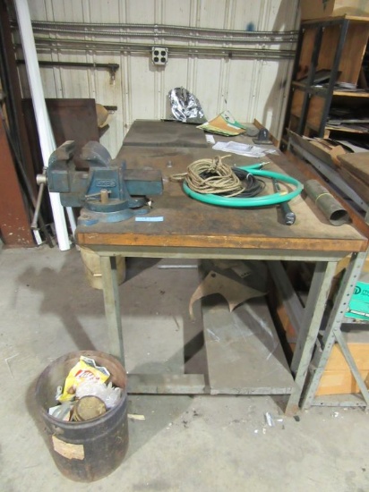 WORK TABLE AND VISE