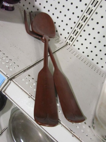 METAL FORK AND SPOON WALL HANGINGS