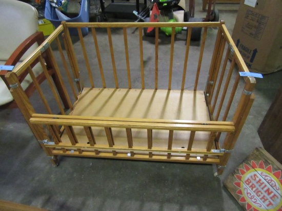VINTAGE BABY CRIB