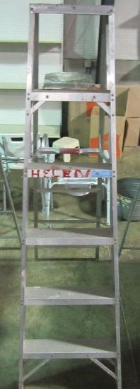 6' ALUMINUM LADDER