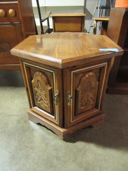 HEXAGON DECORATIVE END TABLE