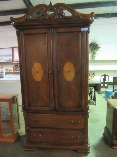 22420 WRA - HIGH QUALITY FURNITURE & COLLECTIBLES