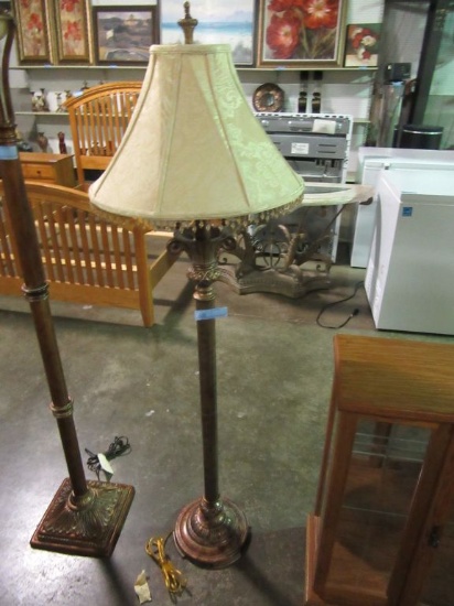 DECORATIVE FLOOR LAMP