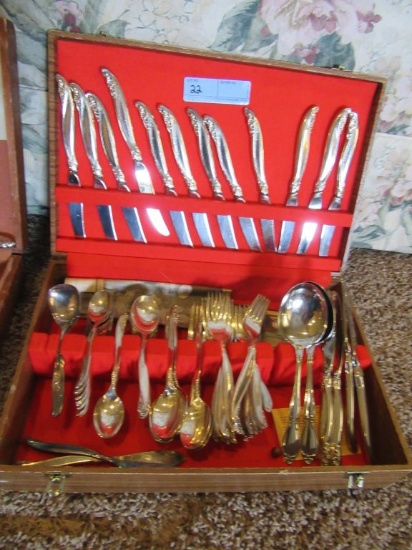 SET OF 1847 ROGERS BROTHERS "LEILANI" INTERNATIONAL SILVER FLATWARE