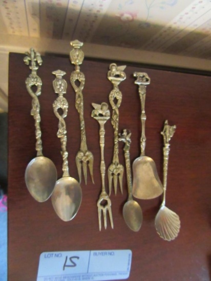 CHARACTER TOP SPOONS AND FORKS