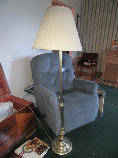 FLOOR LAMP