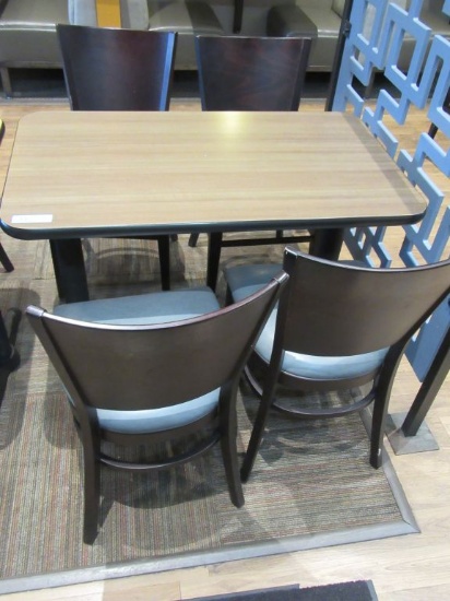 PEDESTAL TABLE WITH 4 CHAIRS BY GRAND RAPIDS CHAIR COMPANY. 24 INCHES BY 42