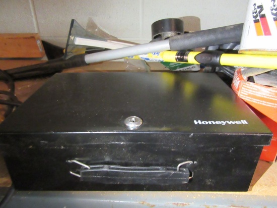 HONEYWELL PERSONAL SAFE. DOES NOT HAVE KEY