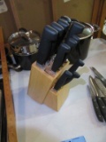 CHEFMATE KNIFE SET WITH KNIFE BLOCK. MISSING ONE KNIFE