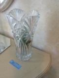 GLASS ENGRAVED FLOWER VASE WITH GREEN DECORATIVE GLASS PEBBLES
