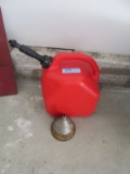5 GALLON GAS CONTAINER AND FUNNELS