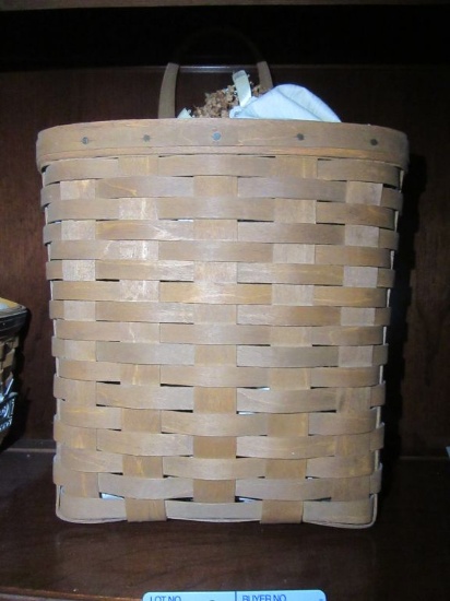 1984 LONGABERGER BASKET. NO INSERT