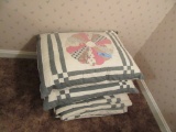 QUEEN-SIZE THROW WITH PILLOW CASES
