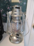 BATTERY POWERED OLD BROOKLYN LANTERN