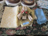 NAPKINS AND TABLE PLACEMATS