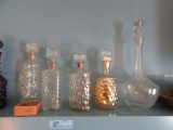 GLASS DECANTERS WITH EXTRA STOPPERS
