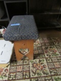 FOOTSTOOL WITH PADDED TOP