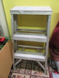3 FOOT ALUMINUM STEP LADDER MADE BY KELLER MODEL 327