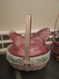 2002 LONGABERGER BASKET WITH GLASS HEN ON NEST