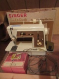 SINGER SEWING MACHINE WITH ACCESSORIES