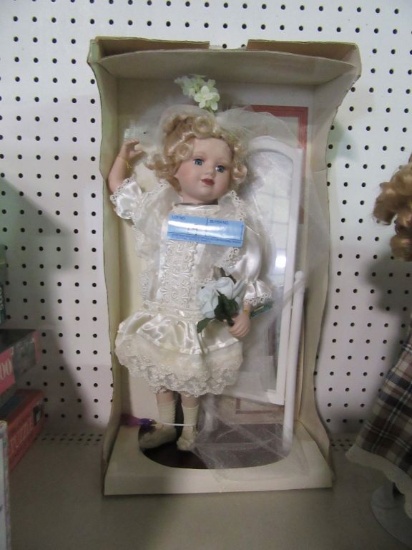 BRIDE DOLL WITH MIRROR