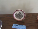 GRAY'S POTTERY MINIATURE COLLECTIBLE PLATE. MADE IN STOKE-ON-TRENT ENGLAND