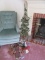EARLY AMERICAN CHRISTMAS TREE AND DECORATIONS
