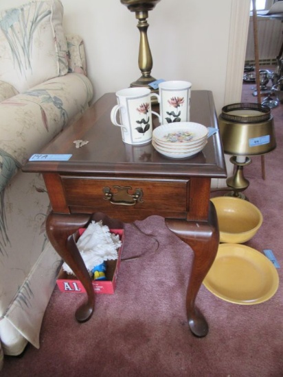 PENNSYLVANIA HOUSE END TABLE