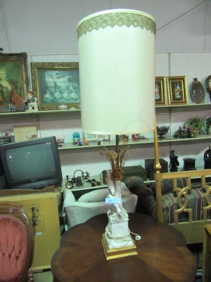 CAPODIMONTE STYLE LAMP