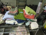 LARGE LOT OF TOWELS