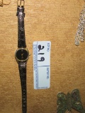 LADIES WATCH WITH LEATHER BAND