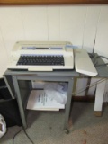 AX-90 ELECTRONIC TYPEWRITER WITH TYPING STAND