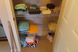 VARIETY OF TOWELS AND WASHCLOTHS