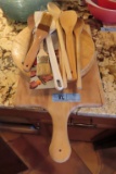 WOODEN CUTTING BOARDS AND UTENSILS