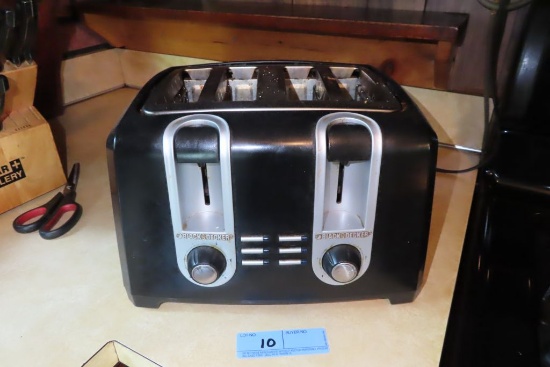 BLACK & DECKER 4 SLICE TOASTER