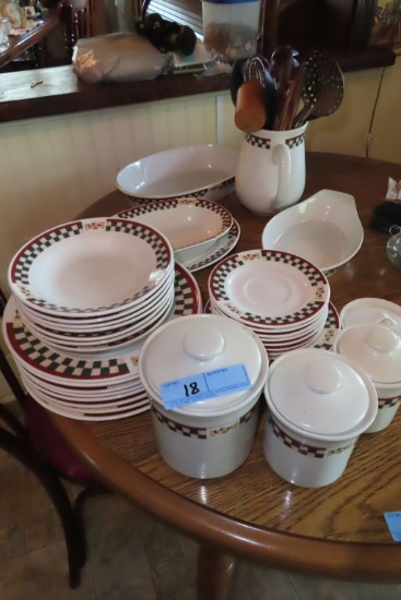 BETTY CROCKER COUNTRY INN COLLECTION DINING SET WITH CANISTERS AND EXTRA KI
