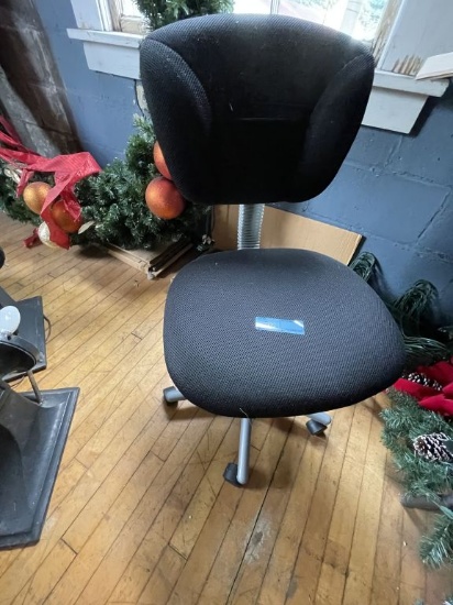 OFFICE CHAIR