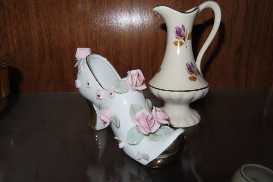 DECORATIVE SHOE AND VASE