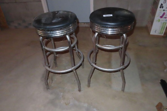 2 black bar stools