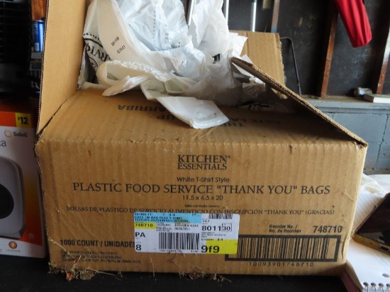 Kitchen Essentials plastic food service thank you bags. see pictures for sizes.