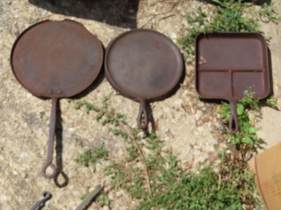 antique cast iron pan. has chips. Square divided cast iron pan and number 8HG 9-1/8" cast iron