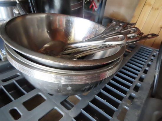 lot of 13 commercial style 12-in mixing bowls with lot of 10 perforated commercial stainless steel