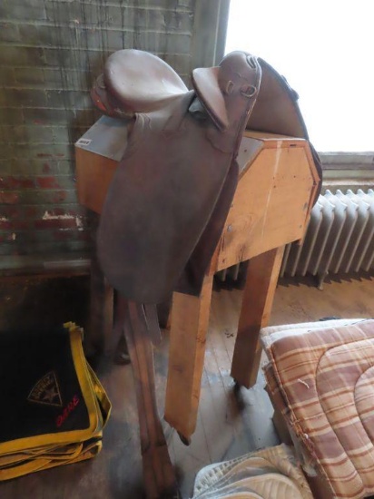 leather saddle with saddle stand