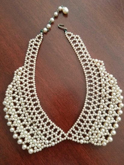 vintage pearl like collar necklace