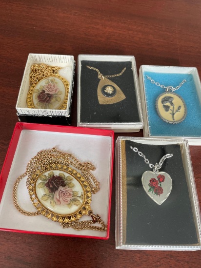 5 floral necklaces