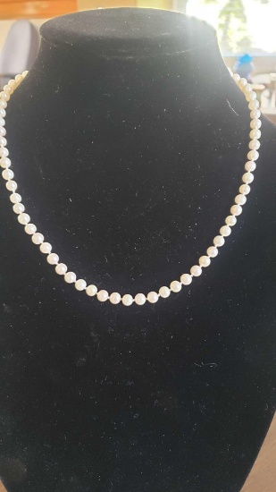 18-in pearl necklace chain has 14k on clasp